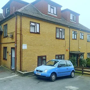 Bright And Stylish 2 Bedroom Town Centre Sleeps 5 Free Parking Apartment
